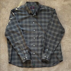 Men's Gray Plaid casual button down shirt